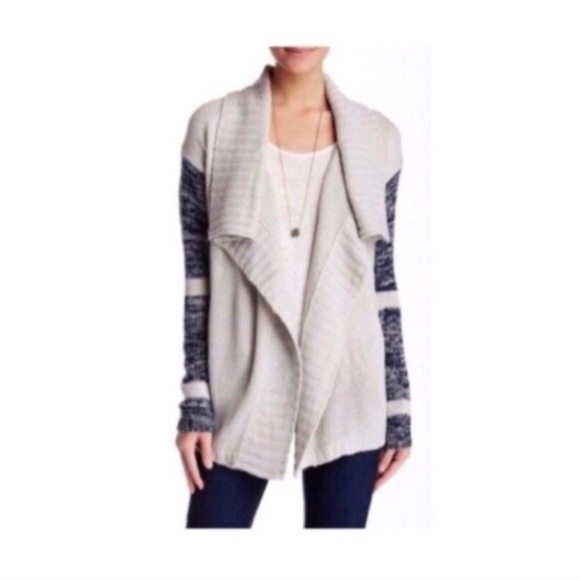 Romeo & Juliet Couture Open Front Sweater Cardigan - Picture 7 of 7